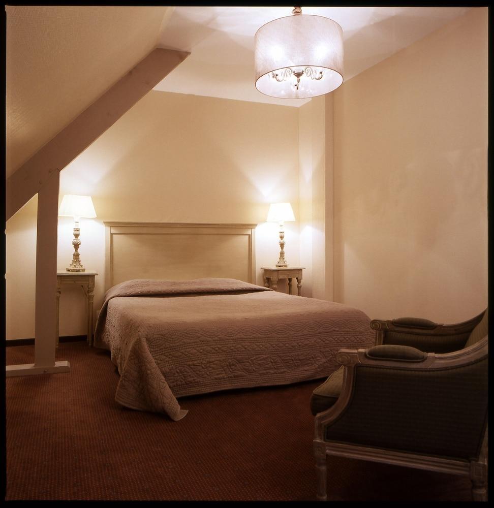 Hotel Antares & Spa Ла-Ривьер-Сен-Совёр Экстерьер фото