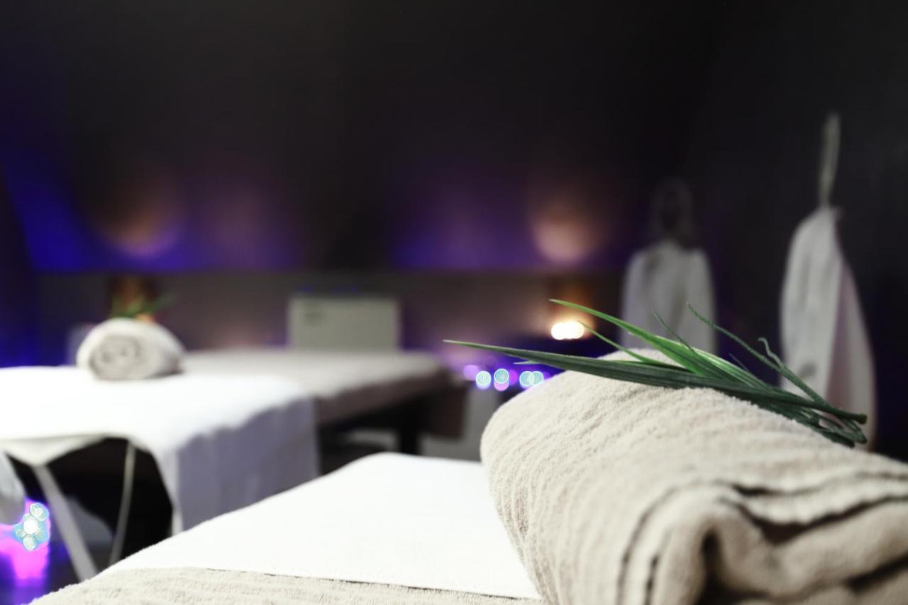 Hotel Antares & Spa Ла-Ривьер-Сен-Совёр Экстерьер фото