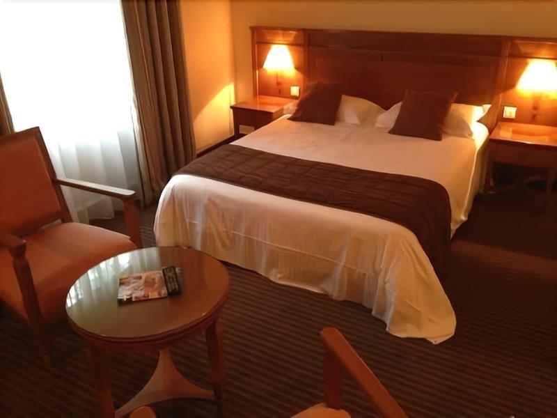 Hotel Antares & Spa Ла-Ривьер-Сен-Совёр Экстерьер фото